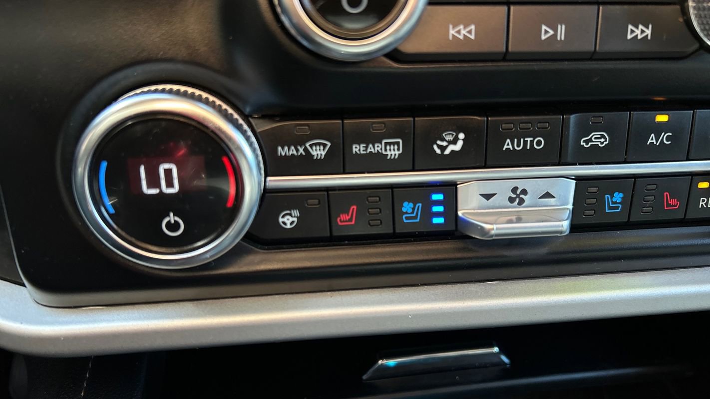 Used 2023 Ford Expedition XLT AWD/4WD image 40