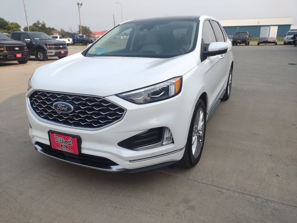 Used 2022 Ford Edge Titanium w/ Equipment Group 301A AWD/4WD image 2
