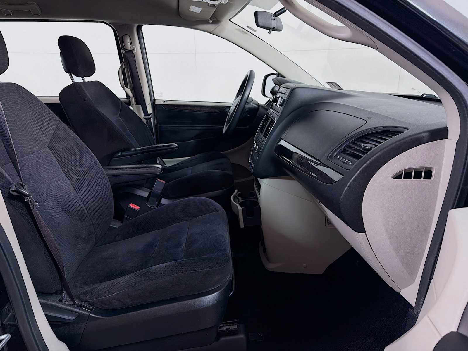 Used 2014 Dodge Grand Caravan American Value Package image 23