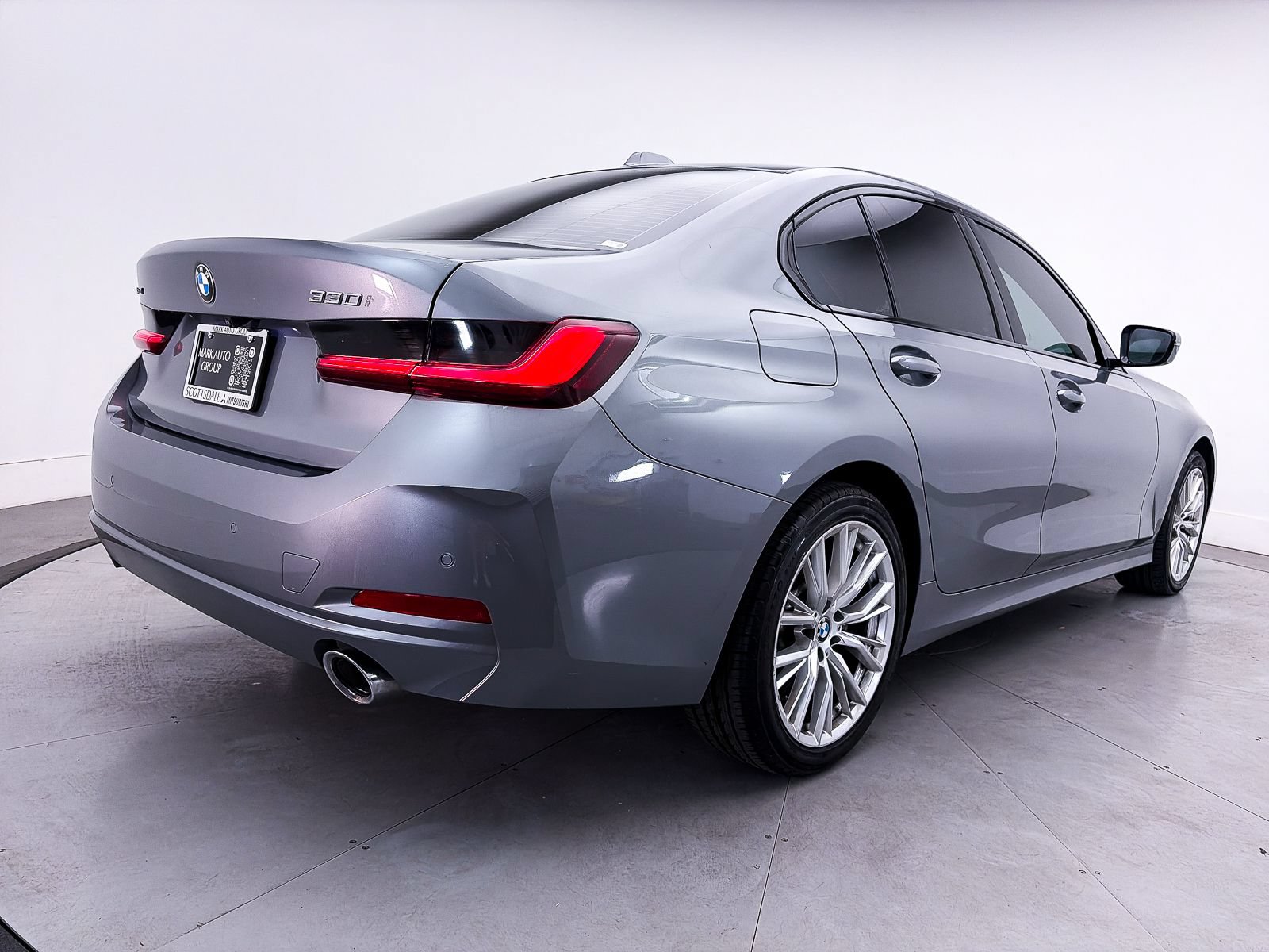 Used 2023 BMW 330i xDrive Sedan w/ Driving Assistance Package AWD/4WD image 15