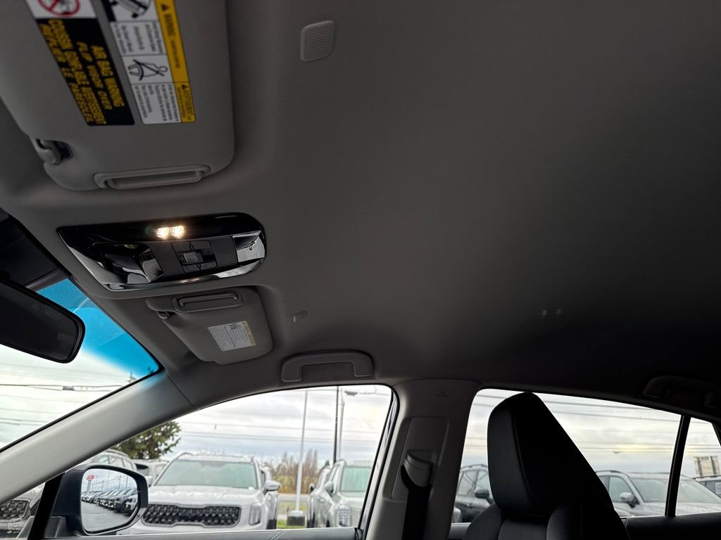 Used 2023 Toyota Venza LE image 27