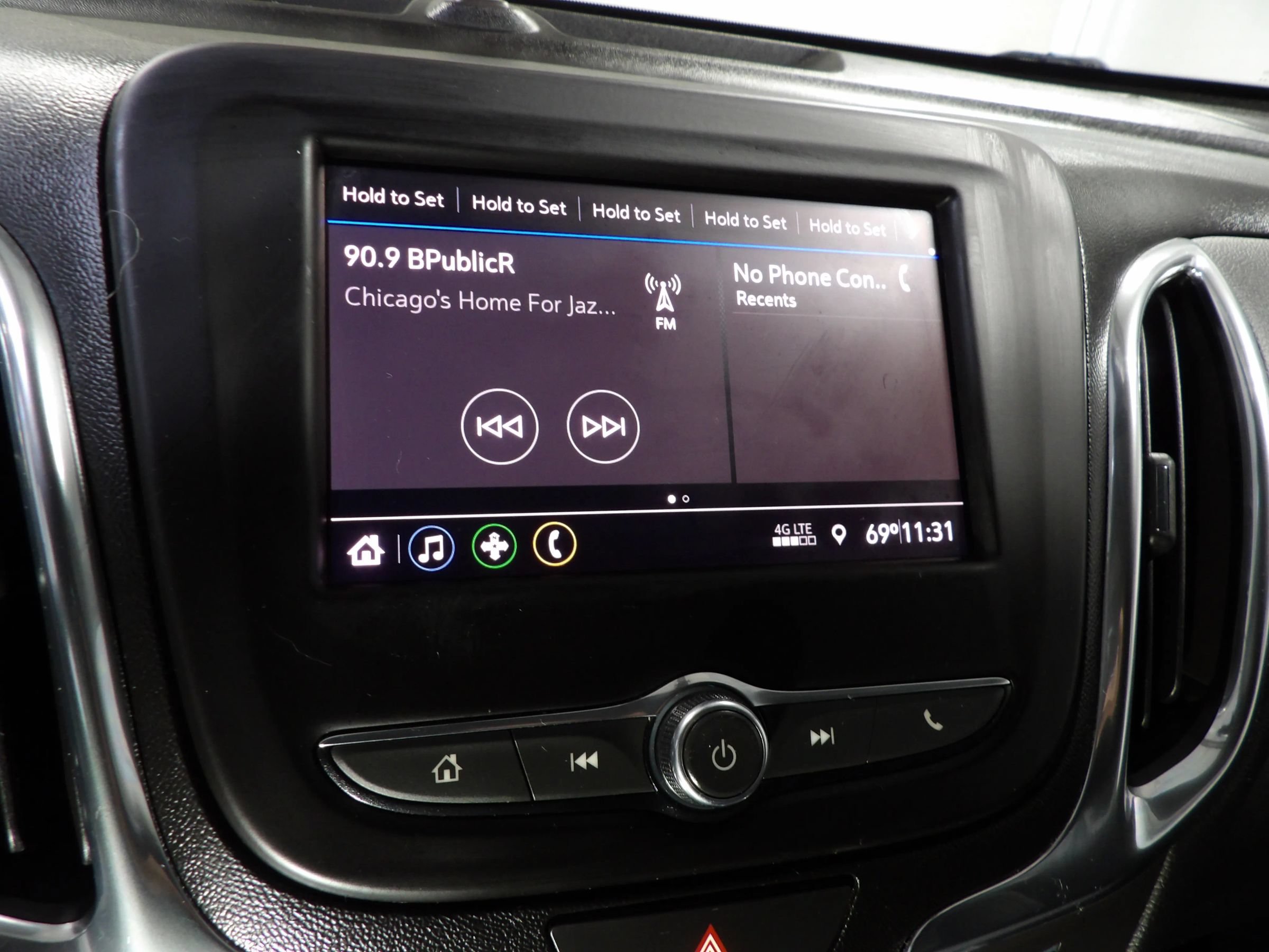 Used 2020 Chevrolet Equinox LT FWD image 14