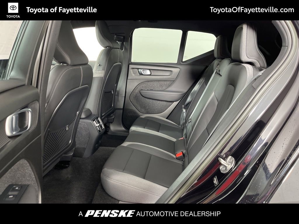 Used 2023 Volvo XC40 Recharge Plus image 25