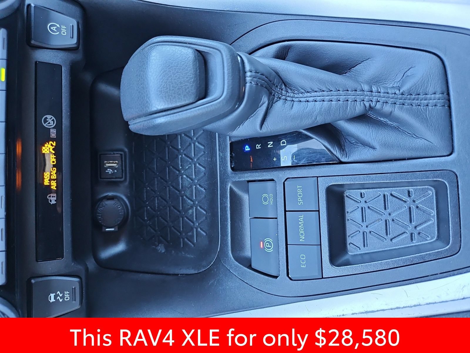 Used 2024 Toyota RAV4 XLE FWD image 20