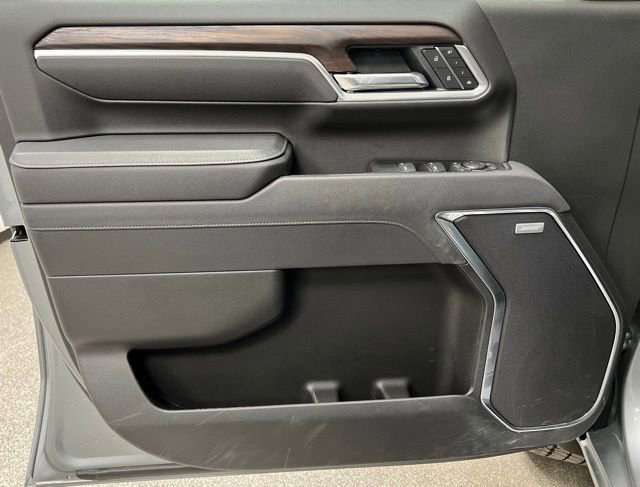 Used 2025 GMC Sierra 3500 SLT w/ SLT Premium Package image 21