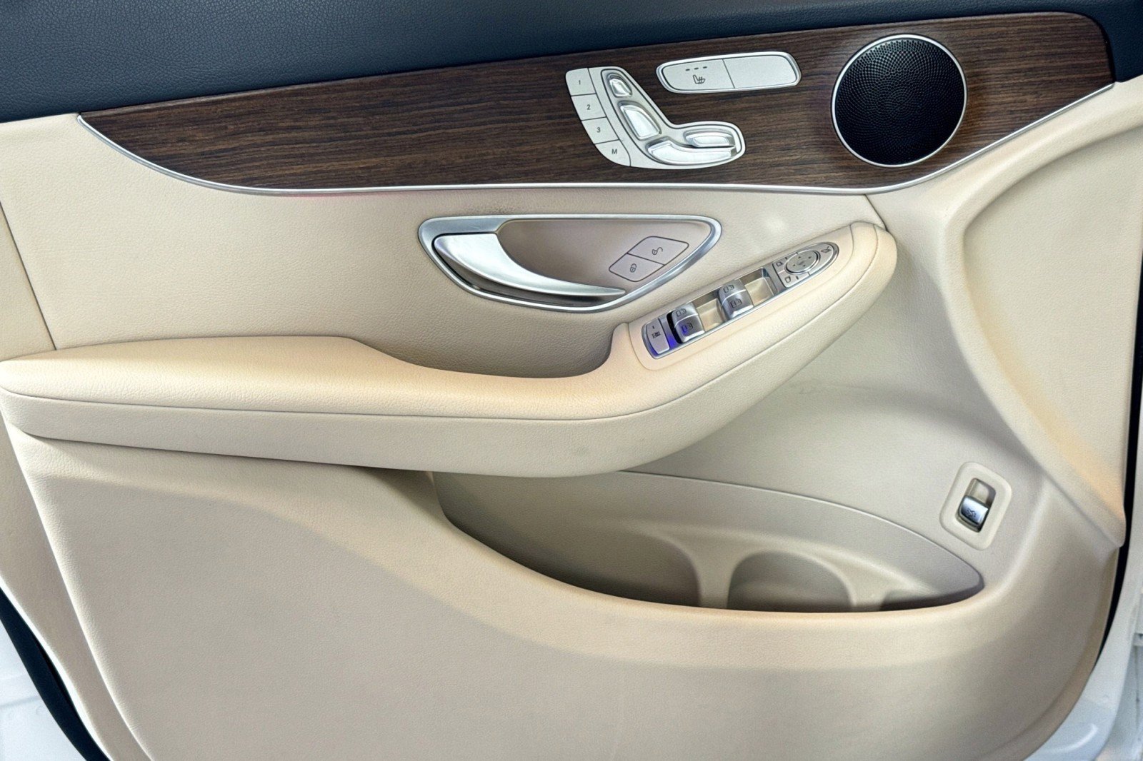 Used 2021 Mercedes-Benz GLC 300 image 17