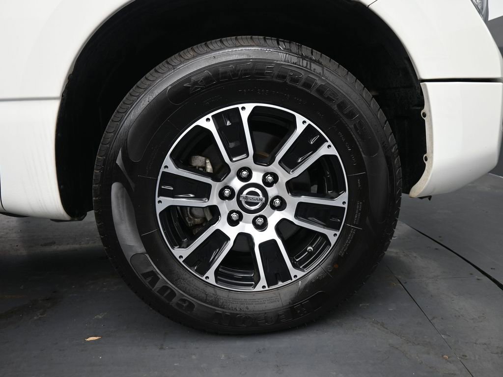 Used 2022 Nissan Titan SV AWD/4WD image 11