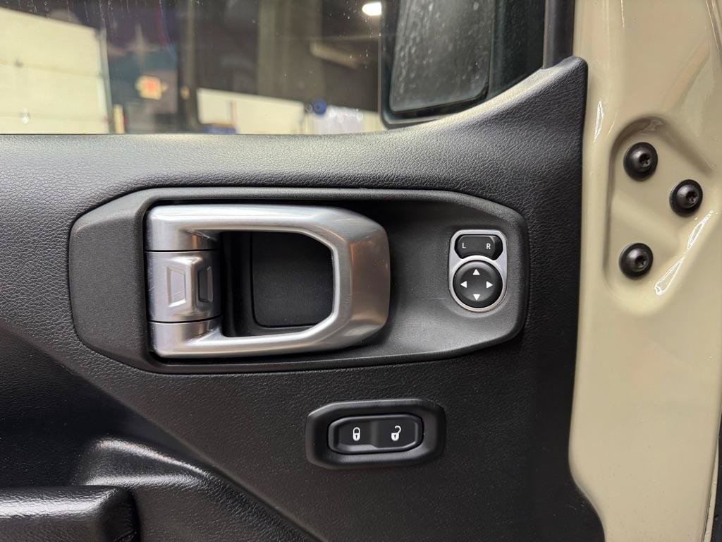 Used 2020 Jeep Gladiator Sport w/ Quick Order Package 24S AWD/4WD image 23