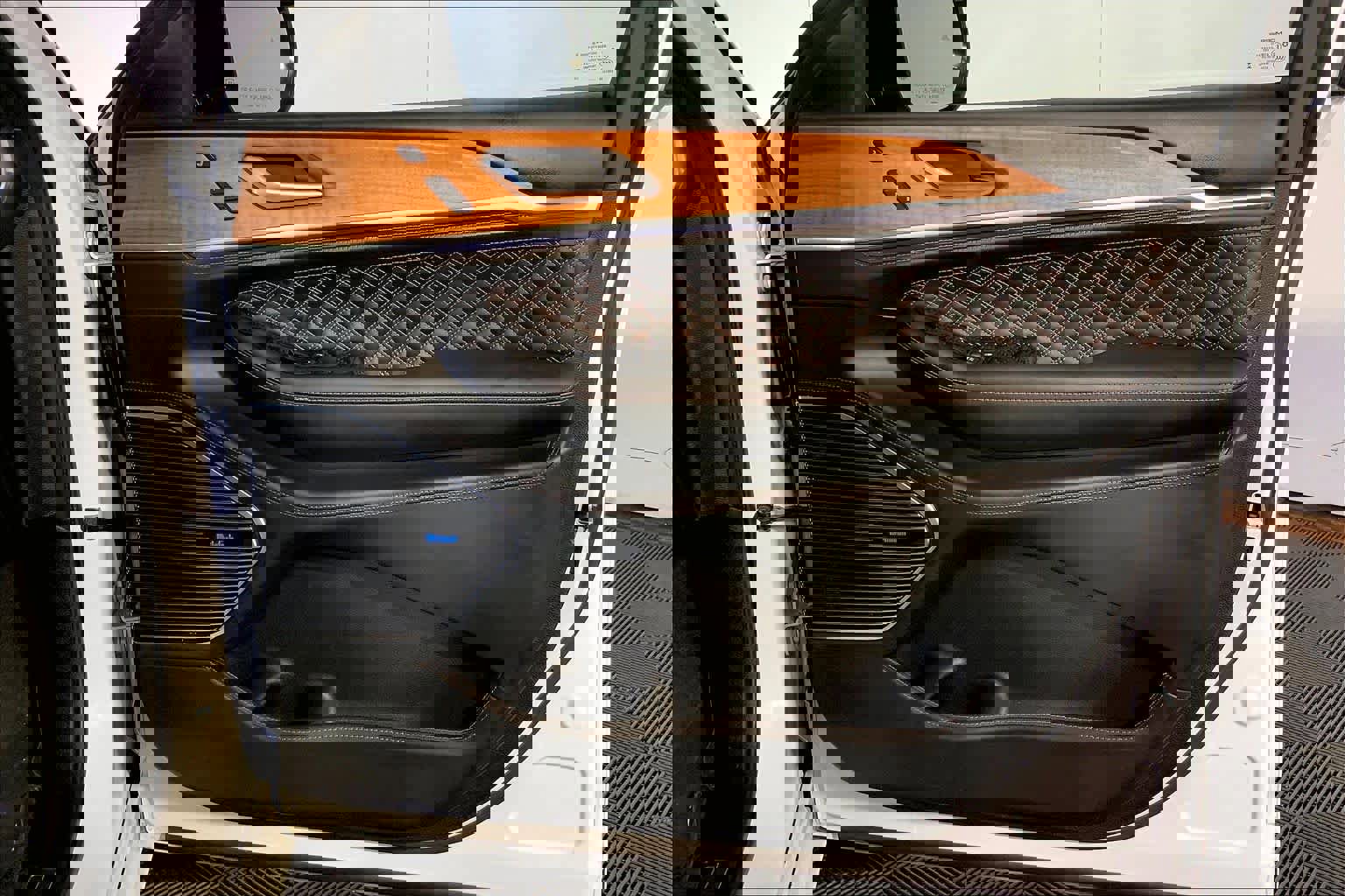 Used 2024 Jeep Grand Cherokee Summit AWD/4WD image 23