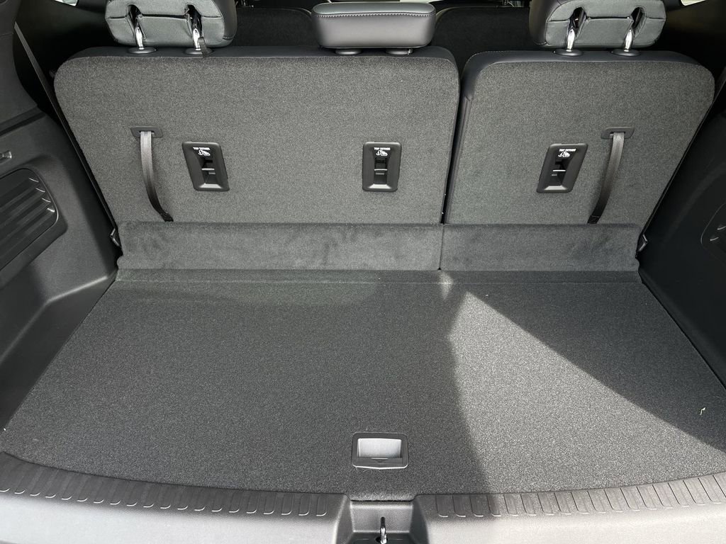 New 2026 GMC Acadia AT4 w/ Luxury Package image 26