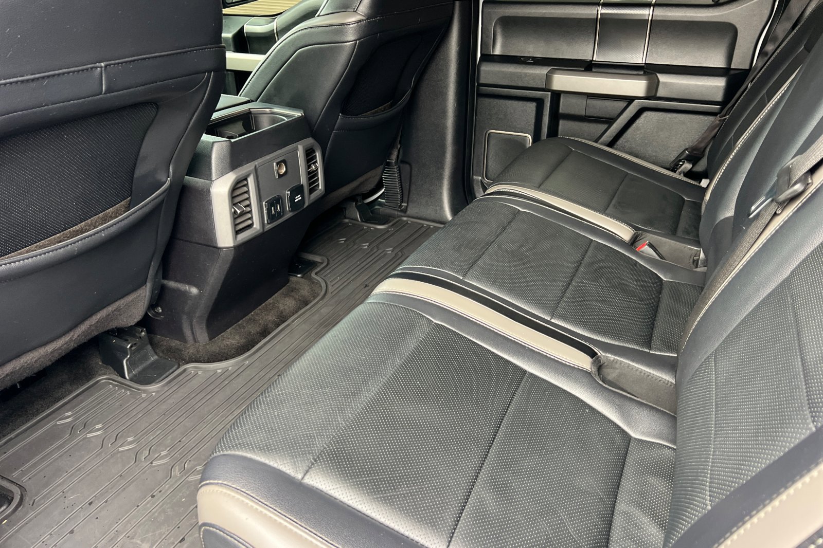 Used 2017 Ford F150 Raptor w/ Equipment Group 802A Luxury image 12