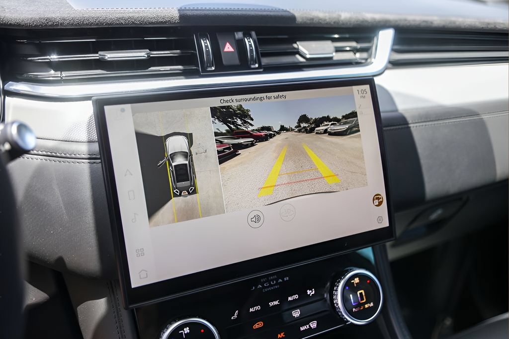 Used 2023 Jaguar F-PACE SVR AWD/4WD image 16