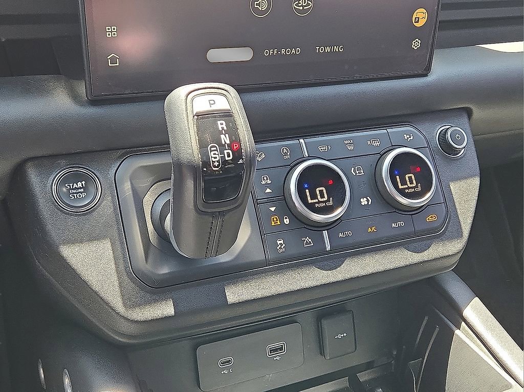 Used 2023 Land Rover Defender 110 V8 AWD/4WD image 30