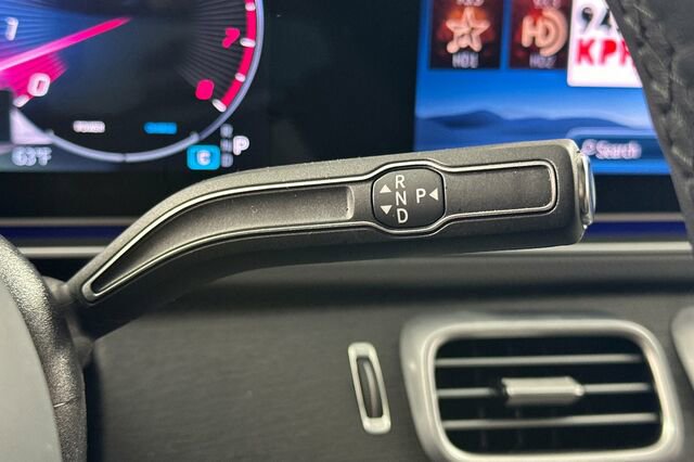 Certified 2025 Mercedes-Benz GLS 450 4MATIC image 25