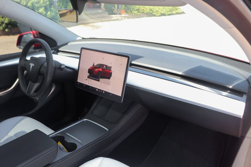 Used 2023 Tesla Model Y Long Range AWD/4WD image 40