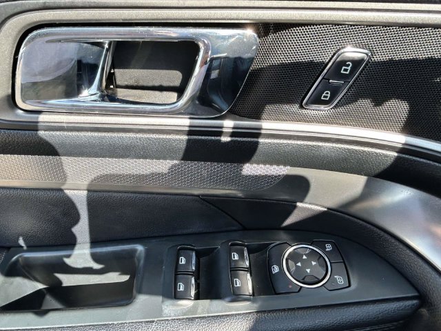 Certified 2019 Ford Explorer XLT w/ Equipment Group 202A FWD image 21