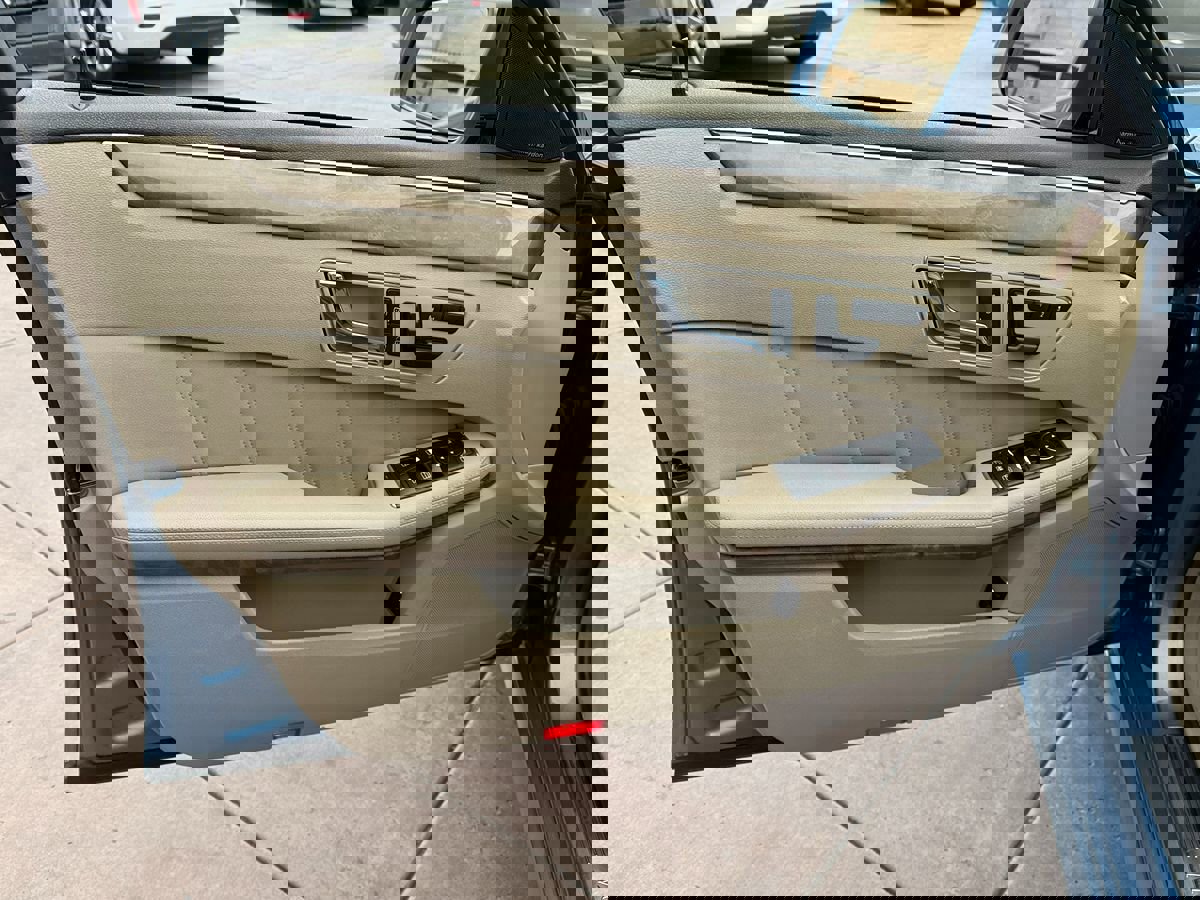 Used 2011 Mercedes-Benz E 550 Sedan image 33