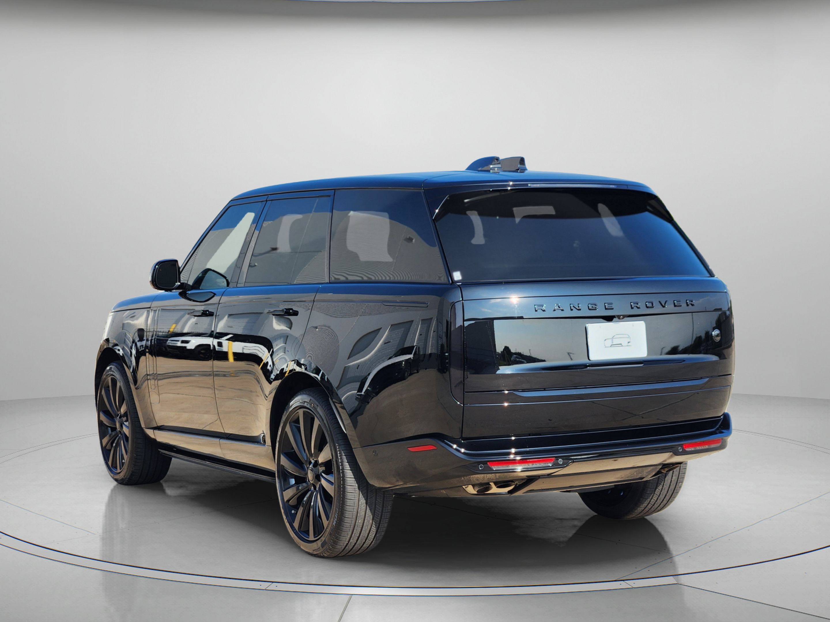 New 2026 Land Rover Range Rover SV AWD/4WD image 3