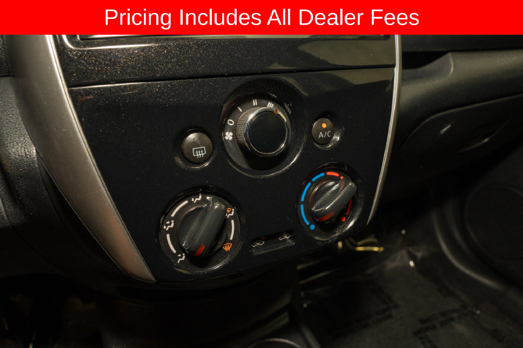 Used 2015 Nissan Versa Note SV FWD image 13