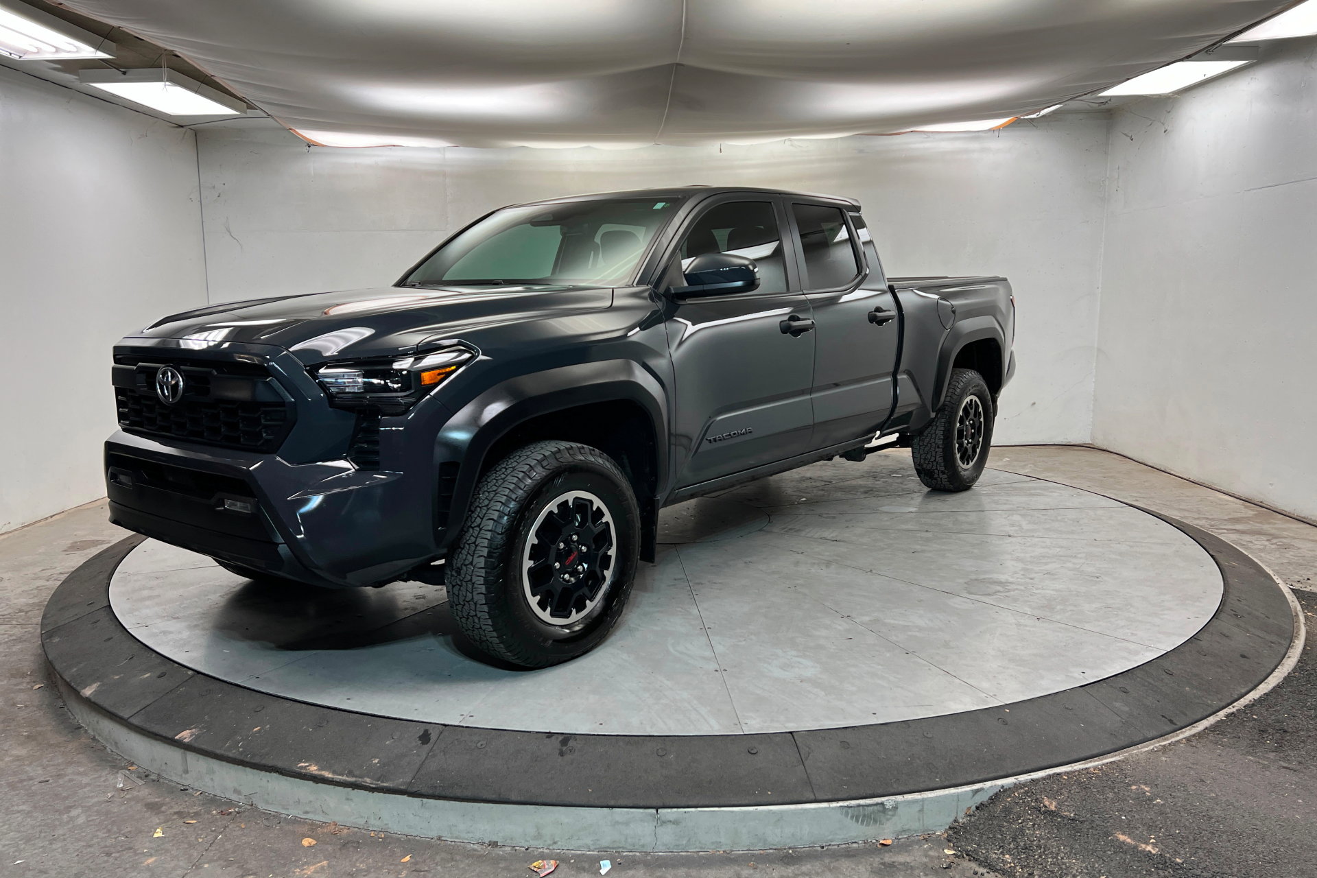 Used 2024 Toyota Tacoma TRD Off-Road image 1