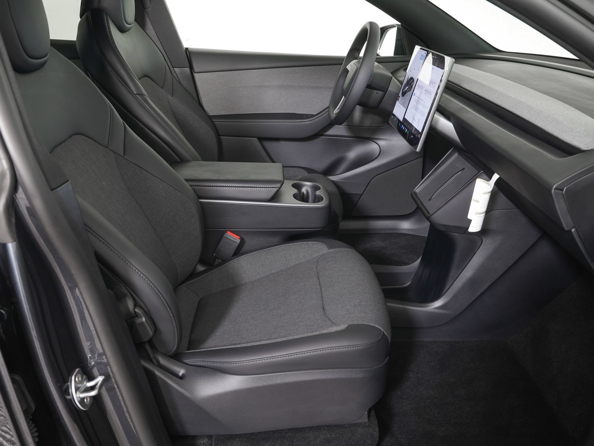 Used 2026 Tesla Model Y 2WD image 8