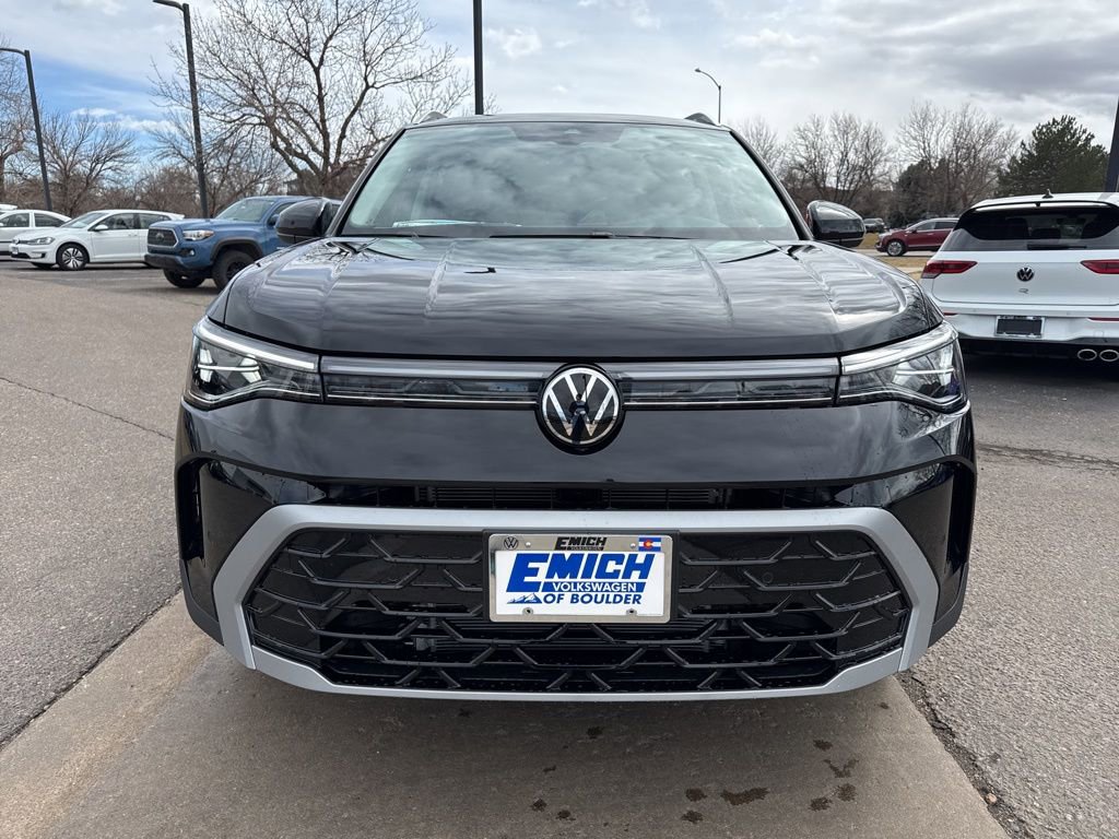 New 2025 Volkswagen Taos SEL image 8