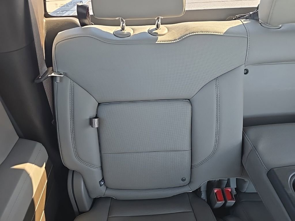 Used 2023 GMC Sierra 1500 SLT w/ SLT Convenience Package image 32