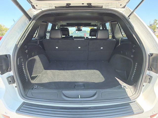 Used 2020 Jeep Grand Cherokee Altitude RWD image 12