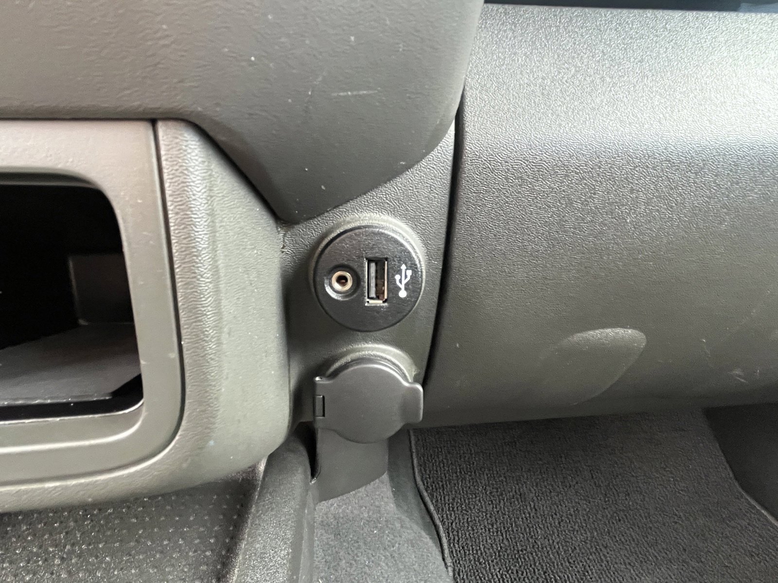 Used 2020 Nissan Frontier SV AWD/4WD image 21