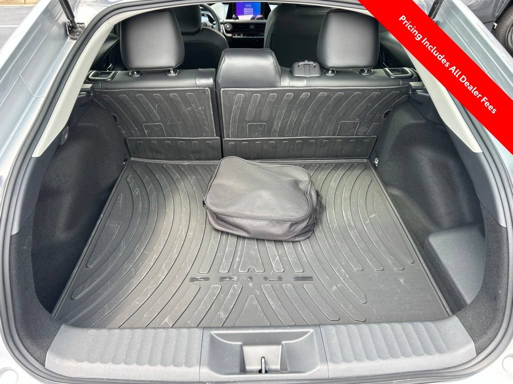 Used 2026 Toyota Prius Plug-In Hybrid FWD image 15