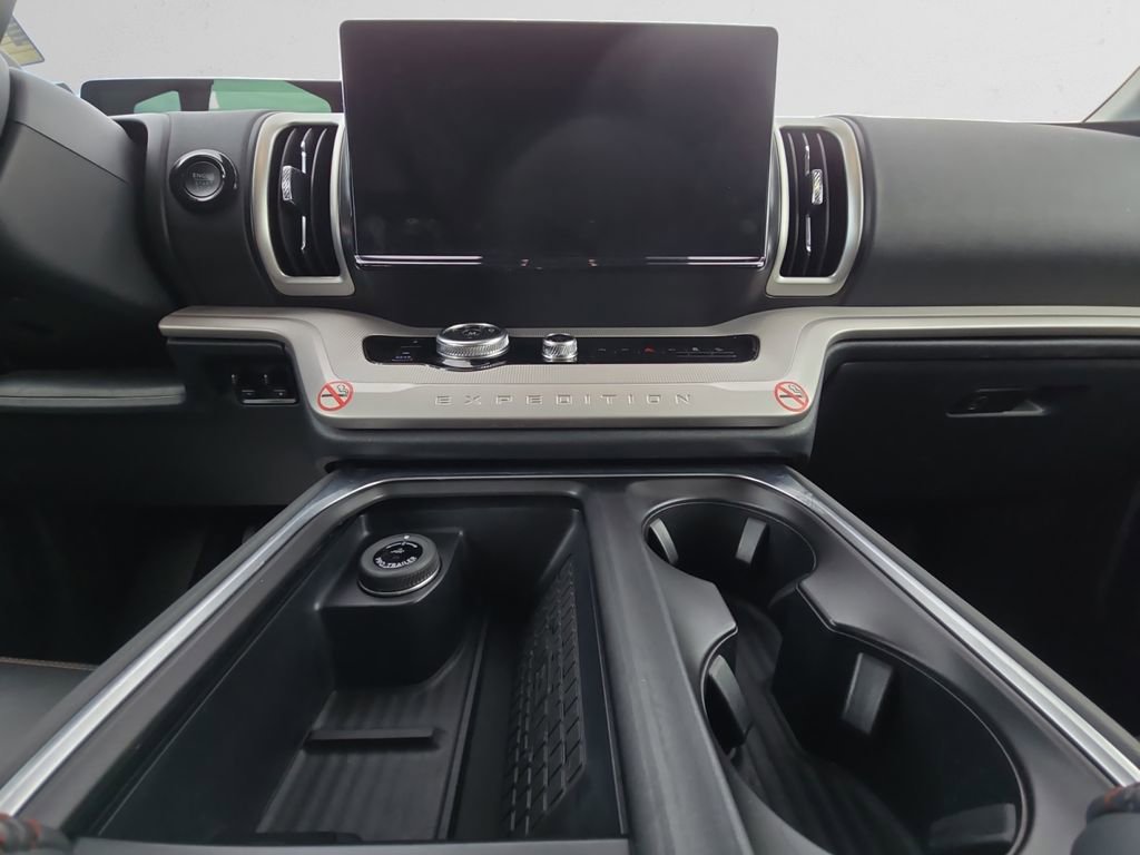 Used 2025 Ford Expedition Max Active image 13