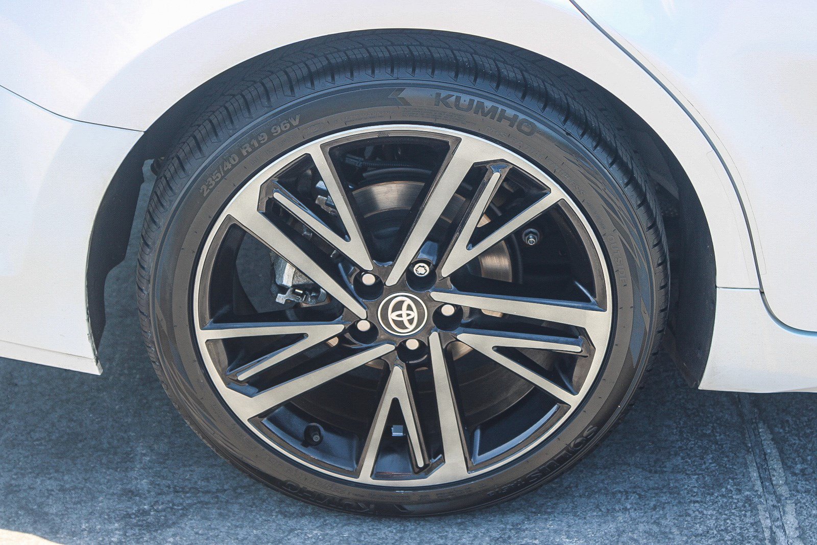 Used 2025 Toyota Camry XSE FWD image 13