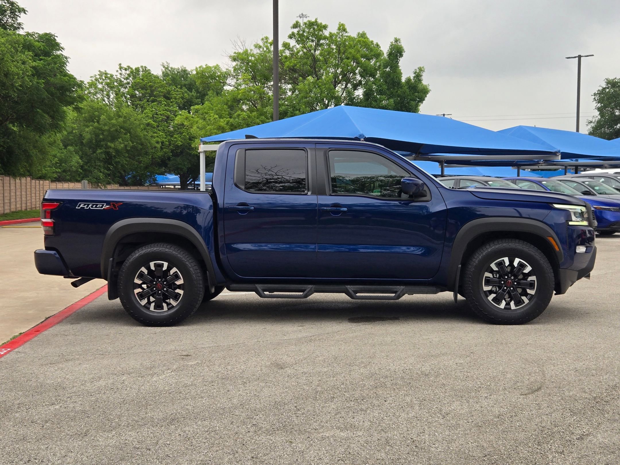 Used 2023 Nissan Frontier Pro-X w/ Pro Convenience Package RWD image 2