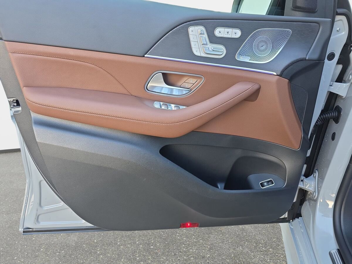 New 2026 Mercedes-Benz GLS 450 4MATIC image 26