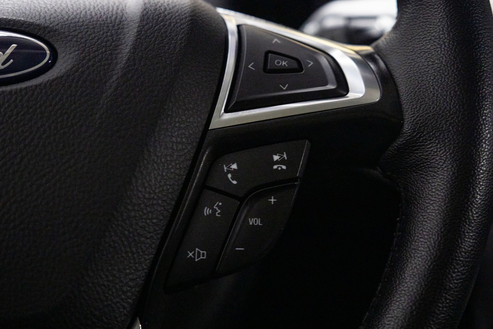 Used 2024 Ford Edge Titanium AWD/4WD image 20
