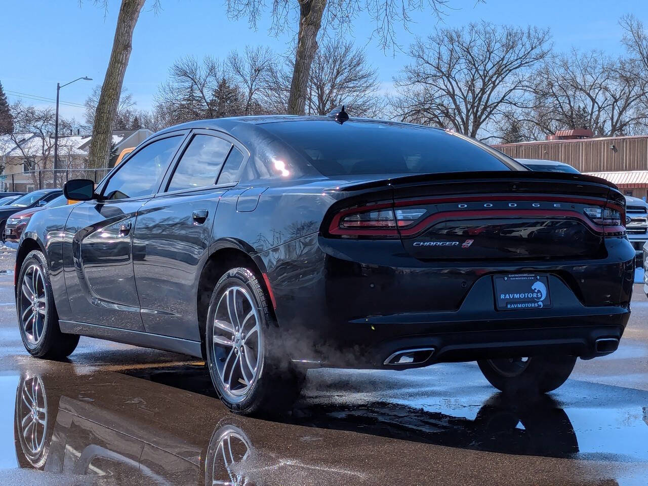 Used 2019 Dodge Charger SXT image 9