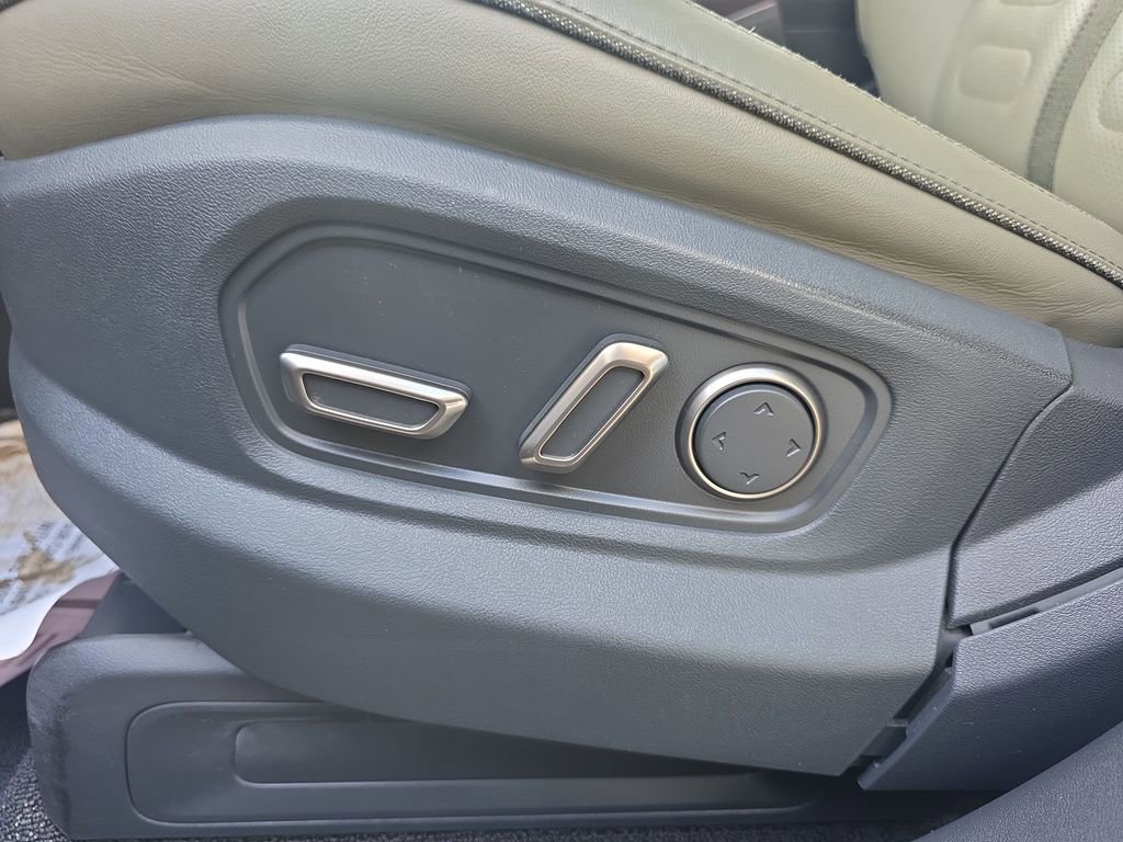 Used 2022 Rivian R1T Adventure AWD/4WD image 20