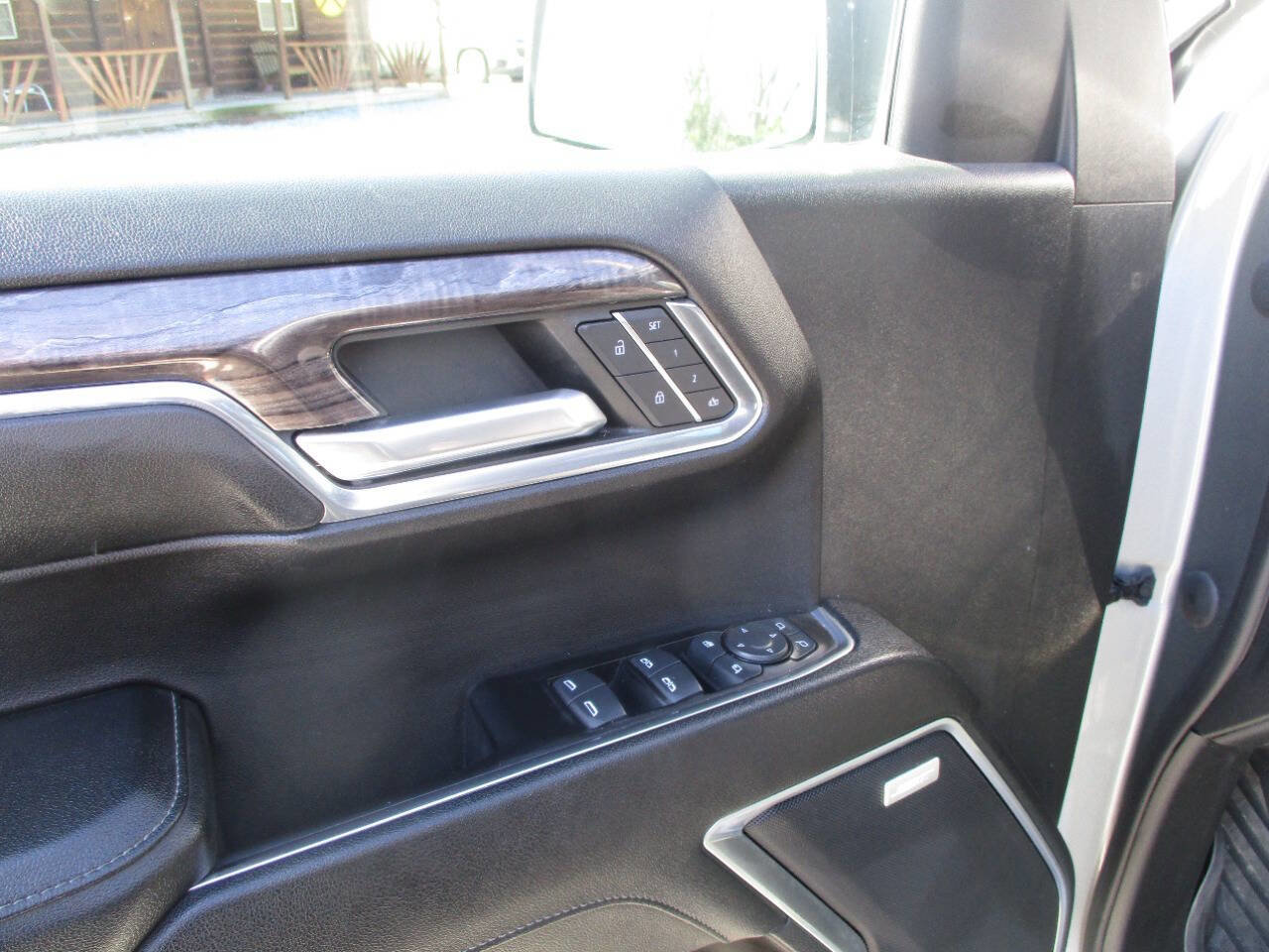 Used 2023 Chevrolet Silverado 1500 LTZ image 18