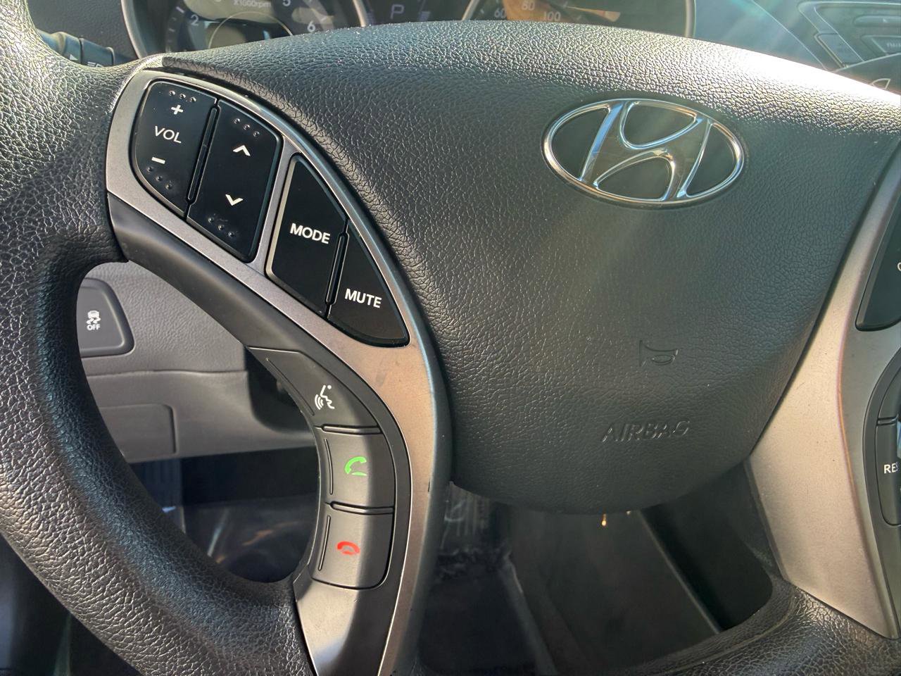 Used 2013 Hyundai Elantra GLS w/ Preferred Pkg image 30