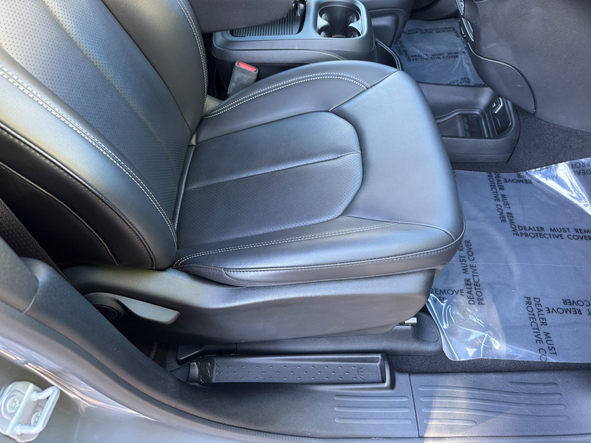 Used 2023 Chrysler Pacifica Touring-L w/ S Appearance Package image 46