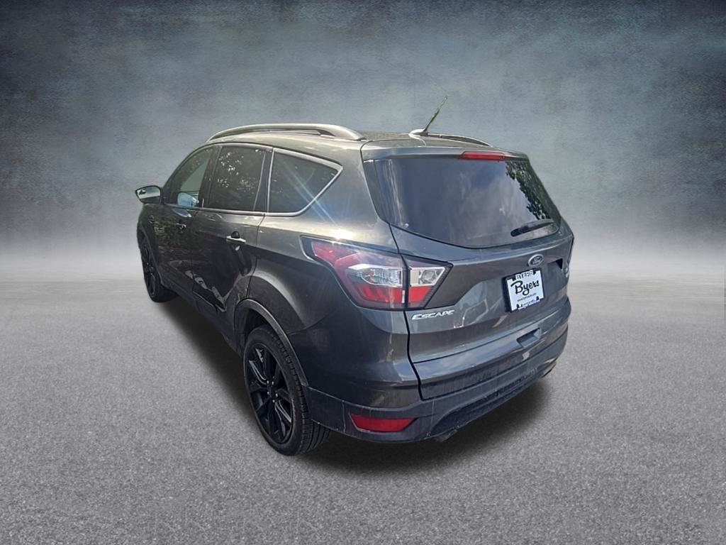 Used 2018 Ford Escape SE w/ SE Sport Appearance Package AWD/4WD image 4