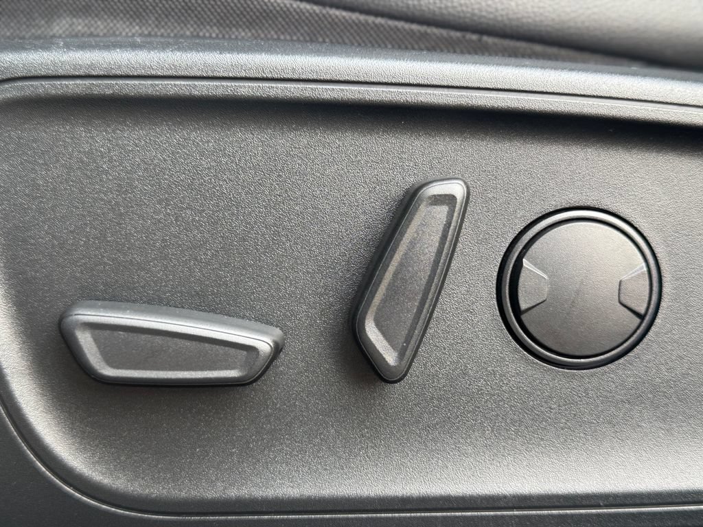 Used 2020 Ford Escape SEL FWD image 21