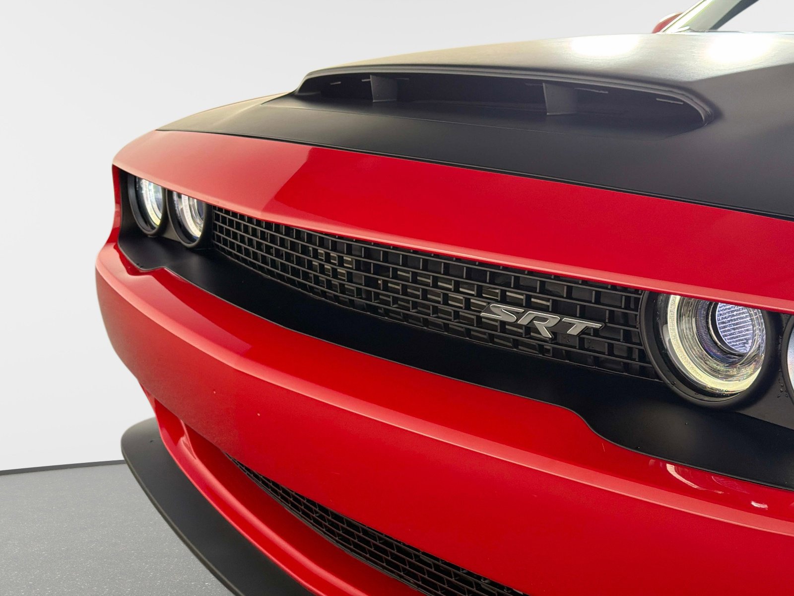 Used 2018 Dodge Challenger SRT Demon RWD image 11