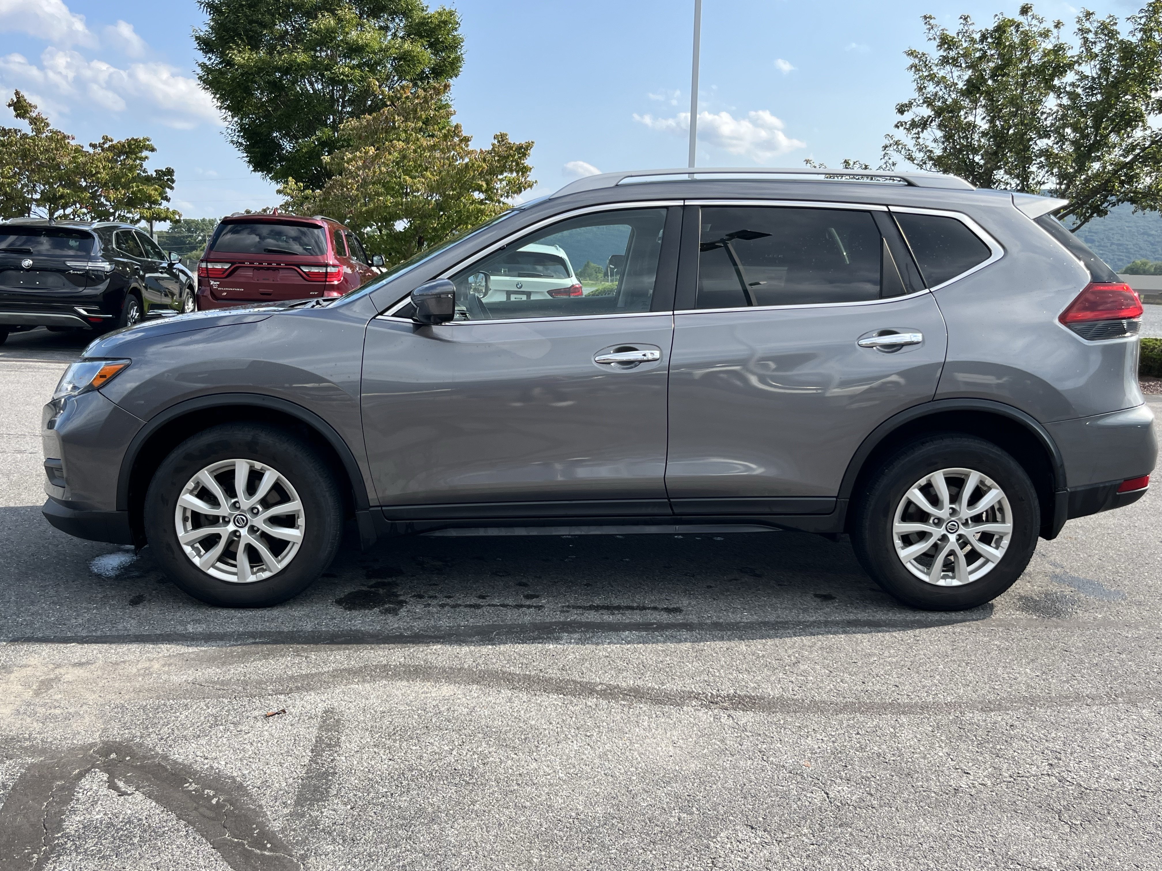 Used 2018 Nissan Rogue SV w/ Premium Package AWD/4WD image 10
