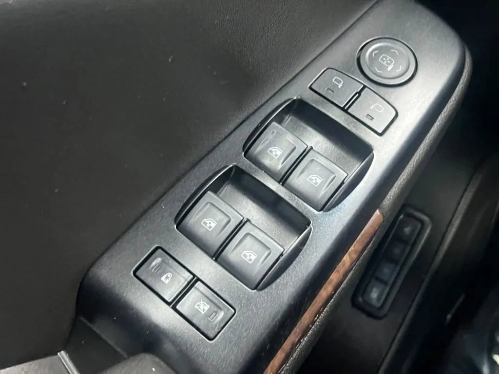 Used 2018 Chevrolet Tahoe LT image 44