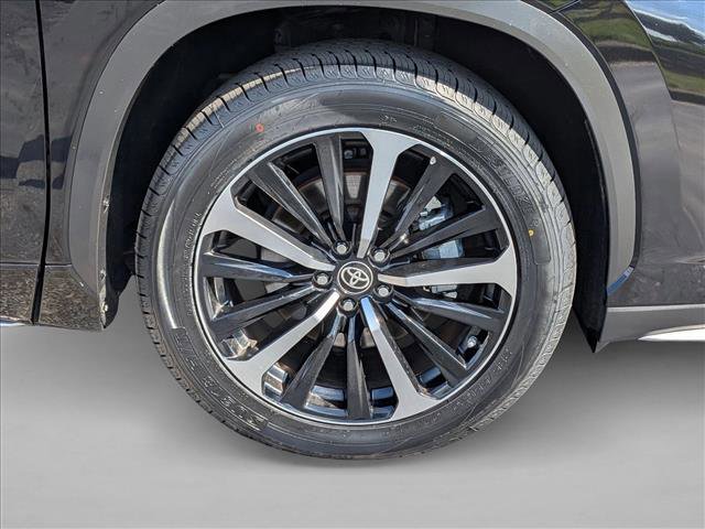 Used 2021 Toyota Highlander XSE FWD image 20