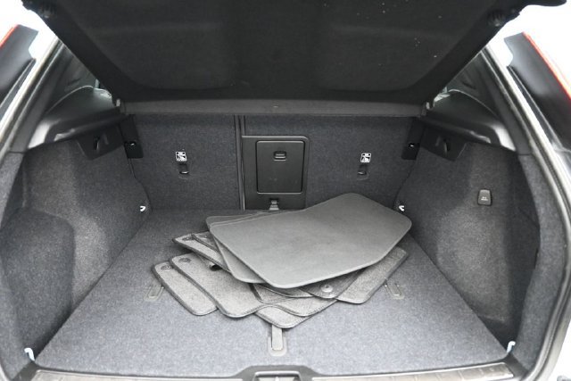 Used 2024 Volvo XC40 B5 Ultimate AWD/4WD image 30