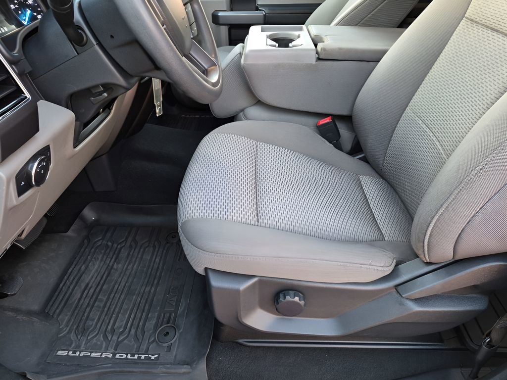 Used 2022 Ford F250 XLT w/ FX4 Off-Road Package image 30