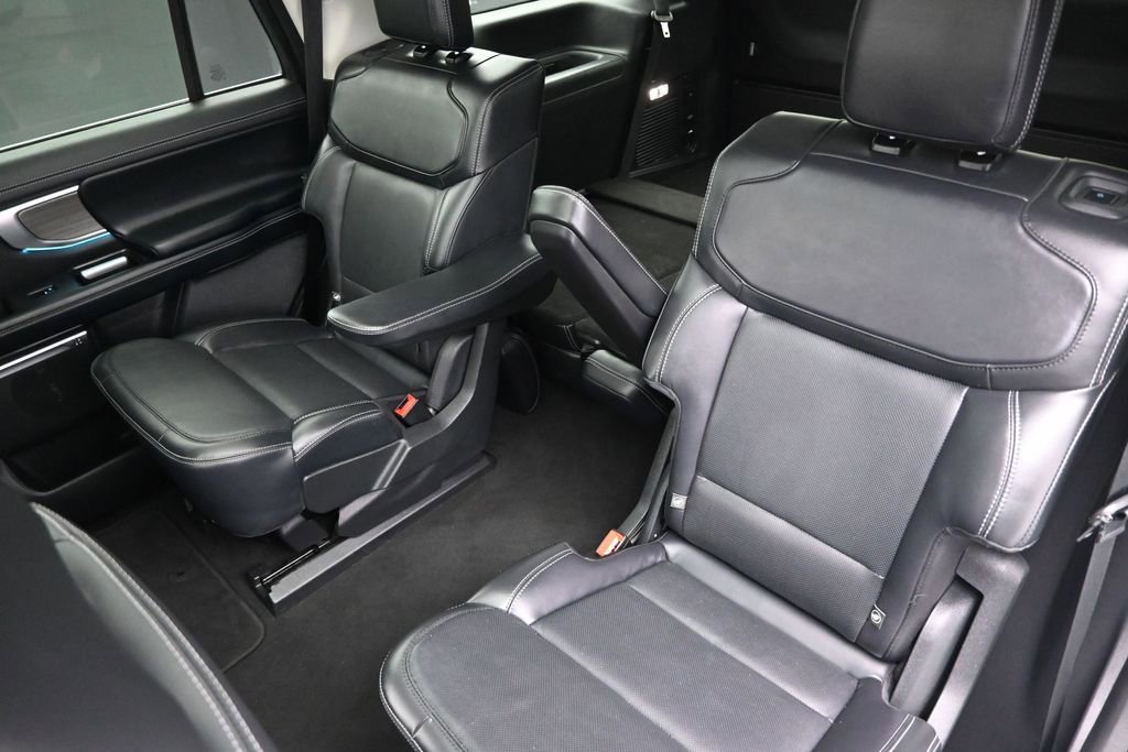 Certified 2025 Ford Expedition Platinum w/ Driver's Package AWD/4WD image 21