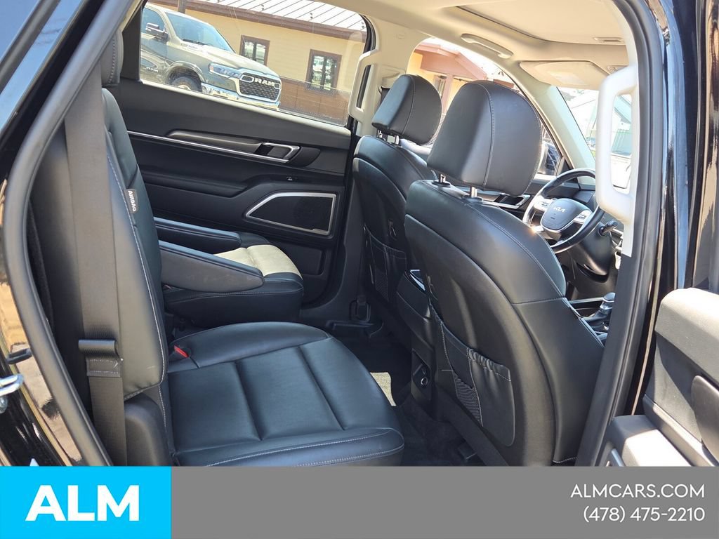 Used 2025 Kia Telluride S FWD image 17